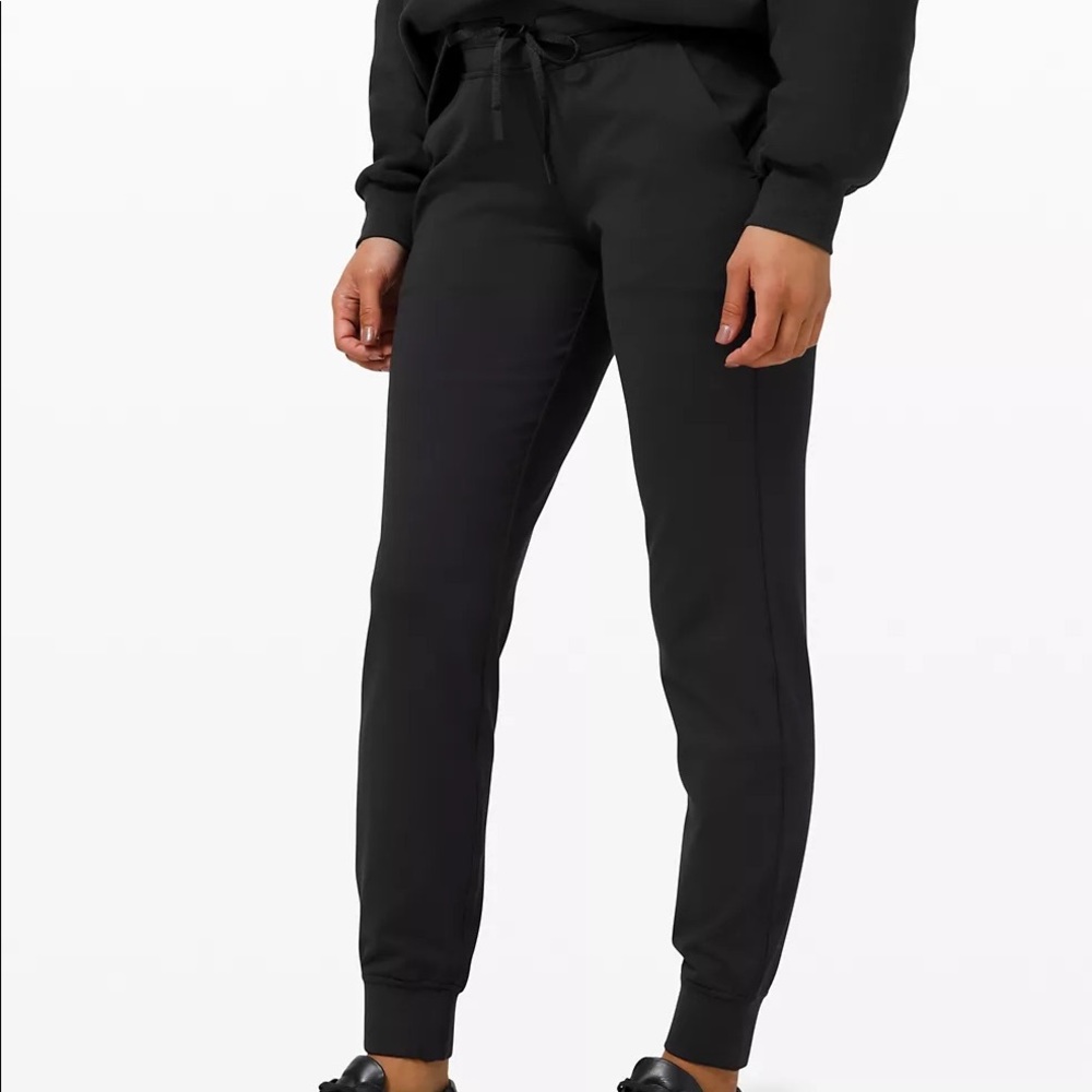 Lululemon joggers!